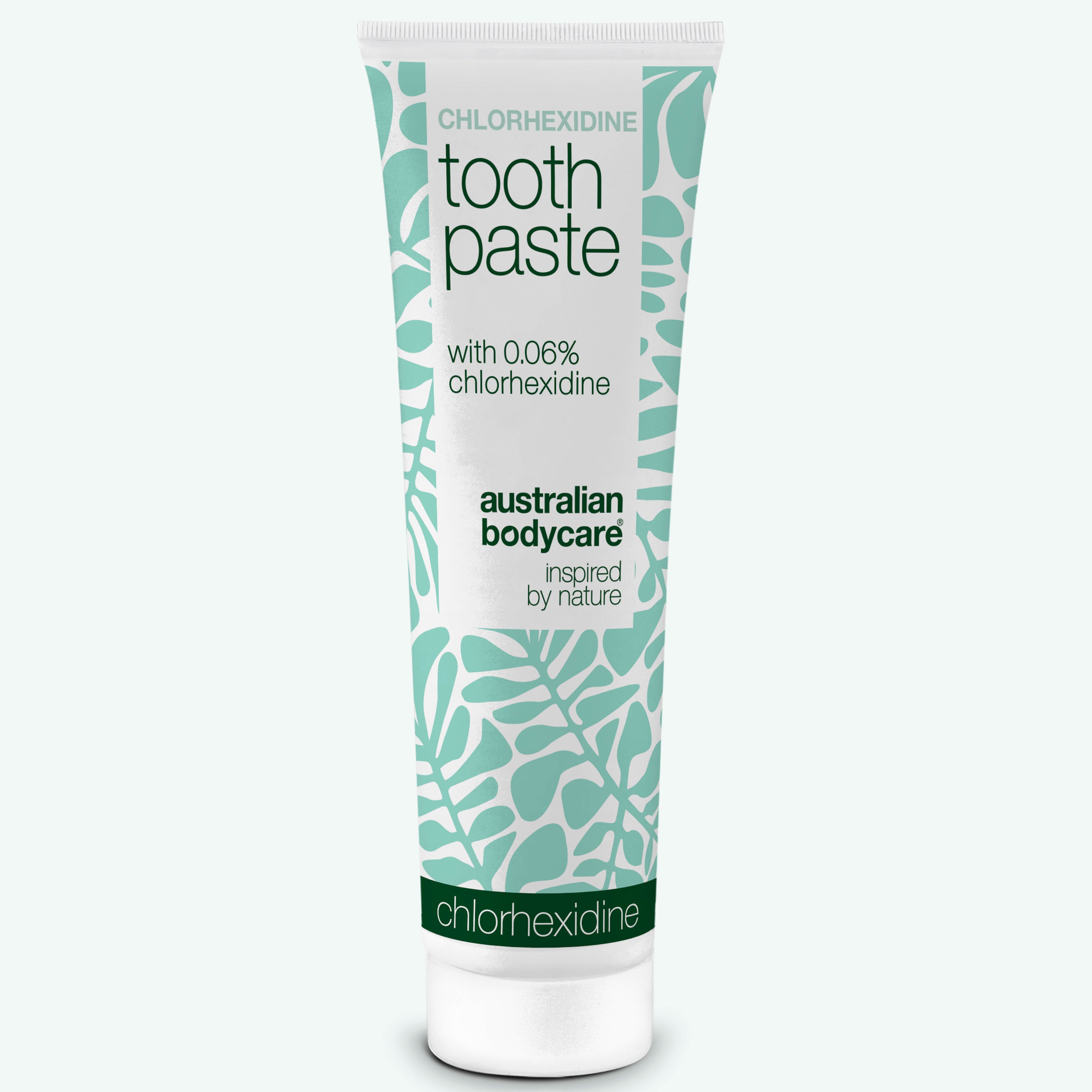 Witte en mintgroene tube Australian Bodycare Chlorhexidine tandpasta met 0,06% chloorhexidine op een witte achtergrond.
