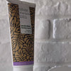Video die de Australian Bodycare Silver Shampoo en de paarse shampoo-textuur toont.