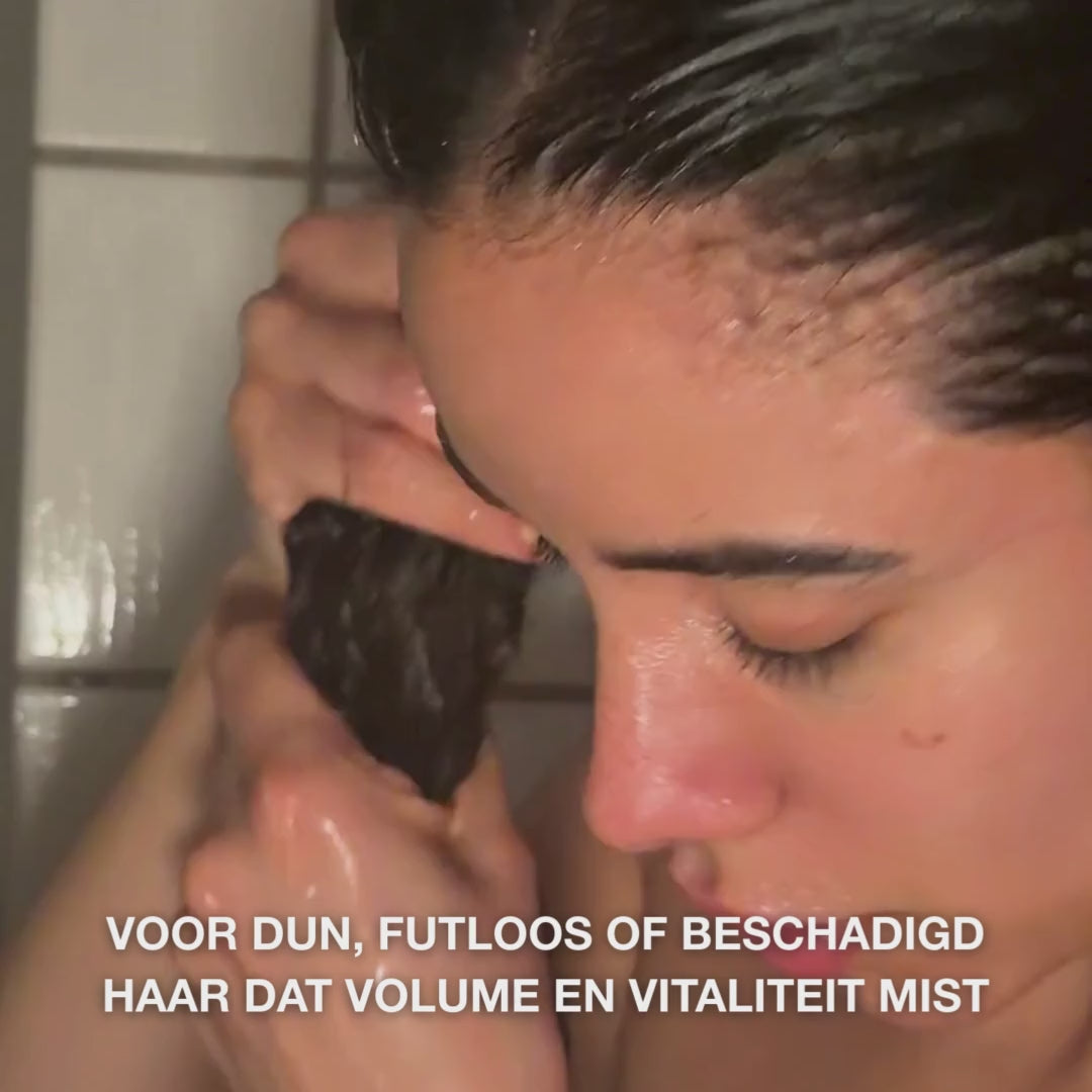 Vitamin B12 Haarsjampoo versterkt en herstelt zwak haar met bond-effect dat de haarvezel opbouwt.