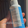 Video: een hand houdt de fles omhoog, met de tekst „een effectieve spray tegen ingegroeide haren en scheerirritatie”. Salicylzuur After Shave Spray van Australian Bodycare.