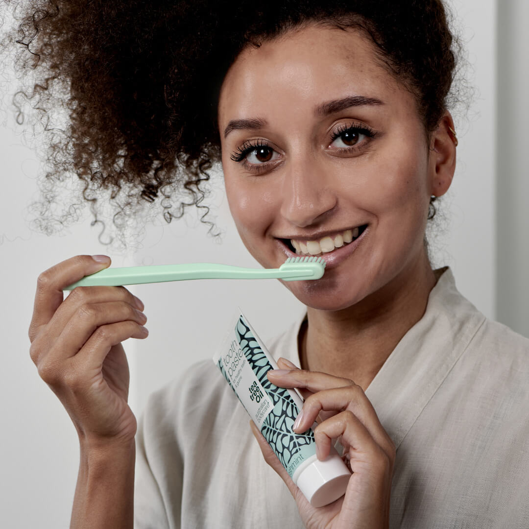 Mondverzorging 5 produkten met Tea Tree Olie — verzorging bij tandvleesontsteking, schimmel in de mond of op de tong