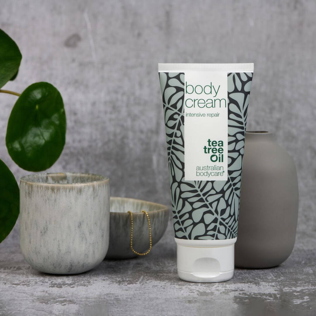 Intensieve vochtinbrengende crème met Tea Tree Olie — Body Cream voor de zeer droge en beschadigde huid