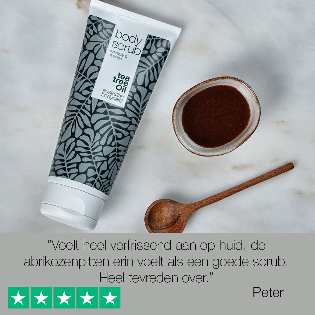 Anti-Puistjes Tea Tree Body Scrub — Diep reinigende lichaamsscrub tegen puistjes en mee-eters